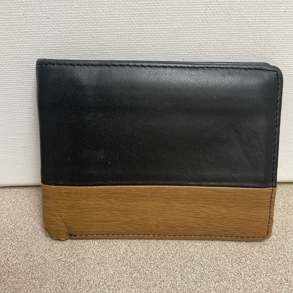 Classico Men’s Two Tone Leather Bifold Wallet Brown Tan Picture Credit Card Slot - Picture 1 of 9